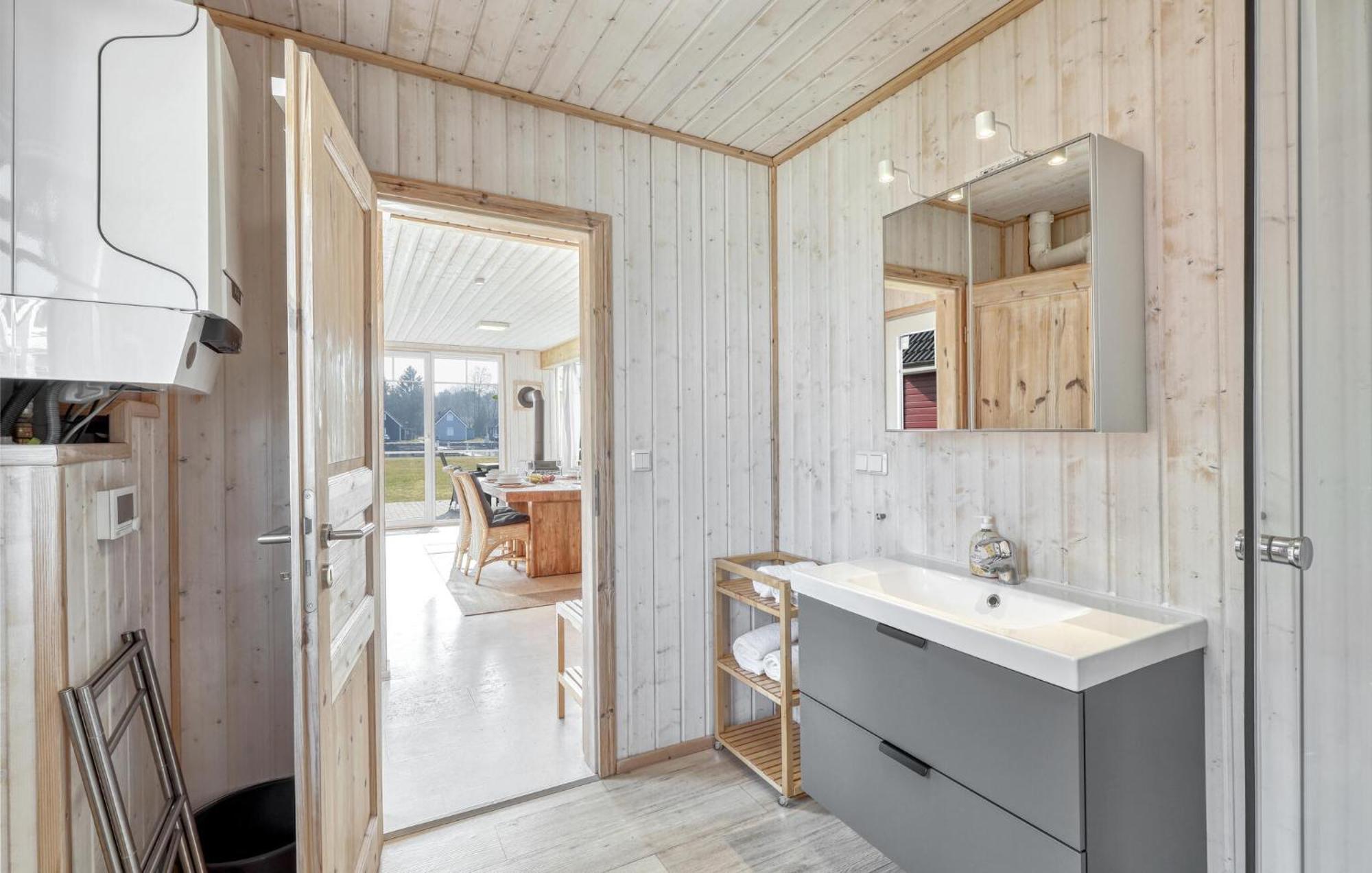 2 Bedroom Stunning Home In Zerpenschleuse Exteriör bild